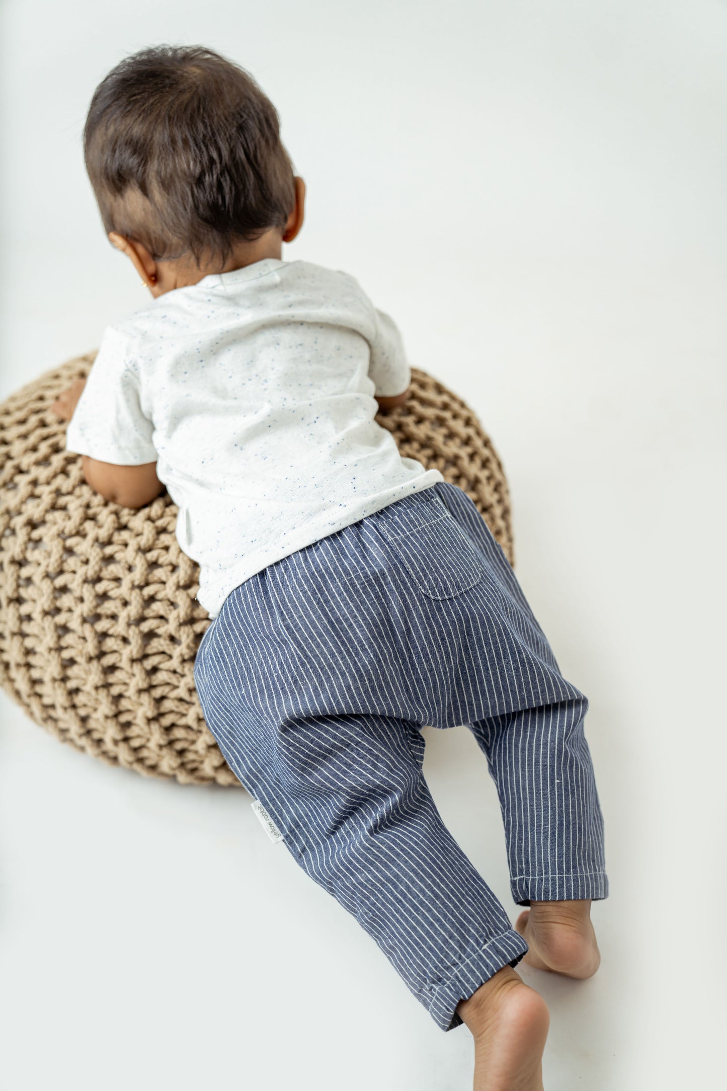 Linen blend trouser with t-shirt