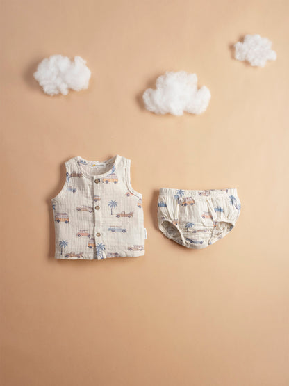 Vintage-inspired muslin jhabla set with matching bloomers for babies-breathable, soft and stylish.